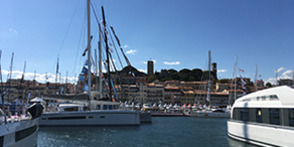 Salon nautique à flots Cannes Yachting Festival